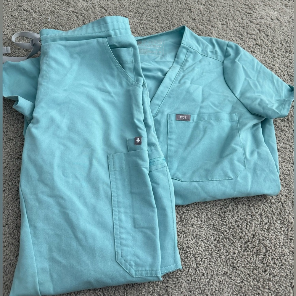 Figs scrub set, light blue great condition!